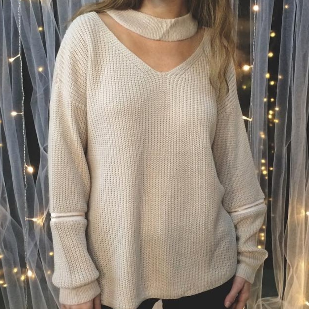 Choker neck sweater with zippers
